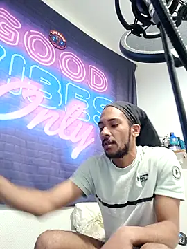 Mikaaa97 Show in webcam