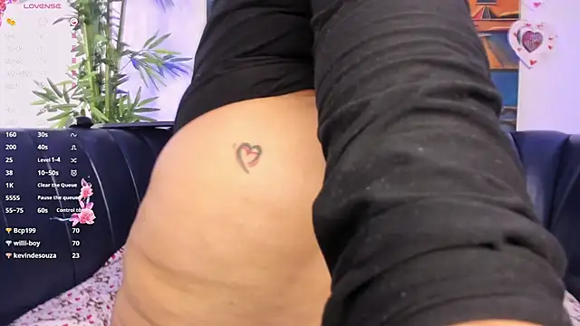 Chat XXX Live samanee_konn