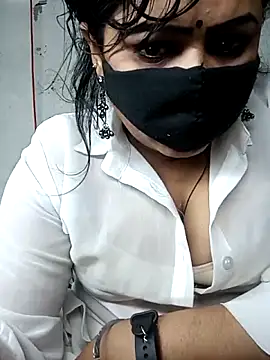 Delhi_Patola Adlı Modelin Canlı XXX Sohbeti