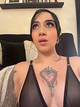 EmmyEvans1's Live XXX Chat