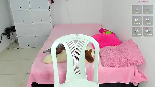 sweetnia Show in webcam