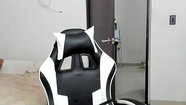 __Emma__11__Lecat_ Adlı Modelin Canlı XXX Sohbeti