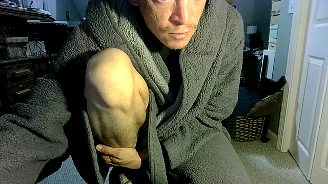 ShadowLove85: διαδικτυακό σόου στην κάμερα