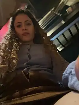 alana15 Adlı Modelin Canlı XXX Sohbeti