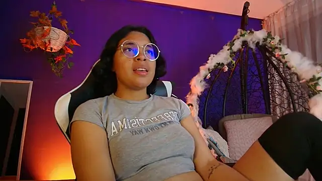 Онлайн чат XXX Emmapark_