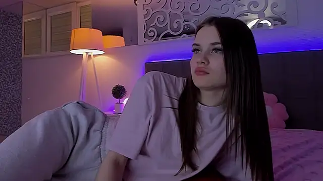 LuisaClover's Live XXX Chat