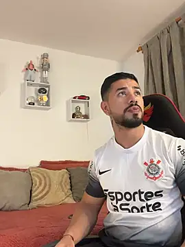 Ezzio_ScolaroのライブXXXチャット