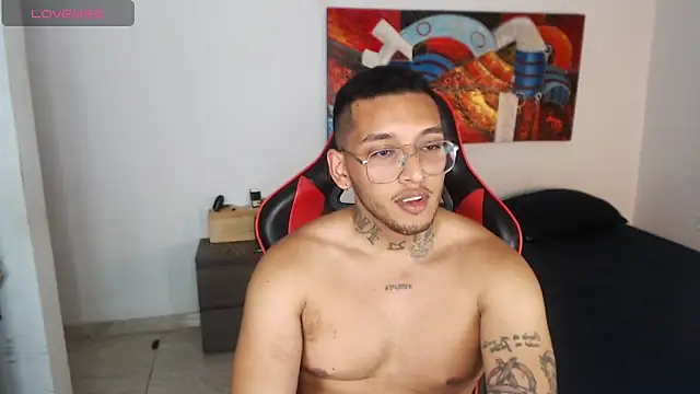 AndymanfitのライブXXXチャット