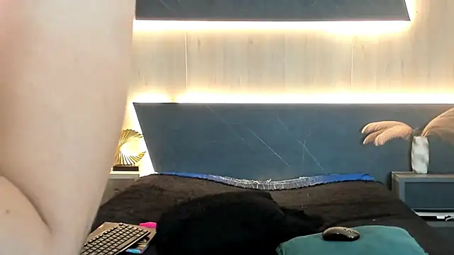 LorenaVarga's Live XXX Chat