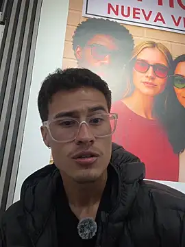 Вебкам-шоу TavoHot_