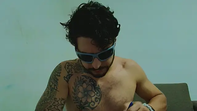 thomas_gun Adlı Modelin Canlı XXX Sohbeti