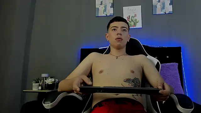 alex_xhunter 在線直播表演