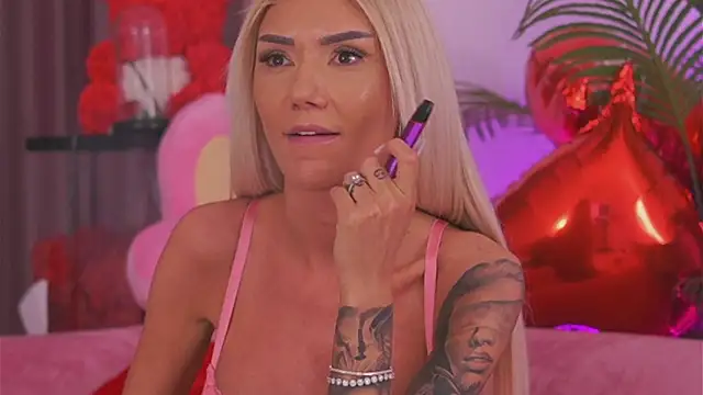 fallingangel Chat XXX in diretta