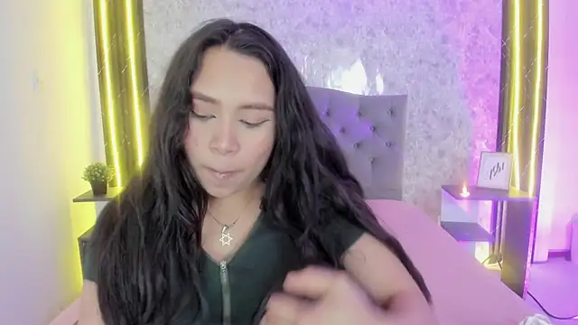 Chat XXX en directo de GiannaSlimJB