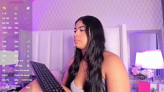 ValkaRouse's Live XXX Chat