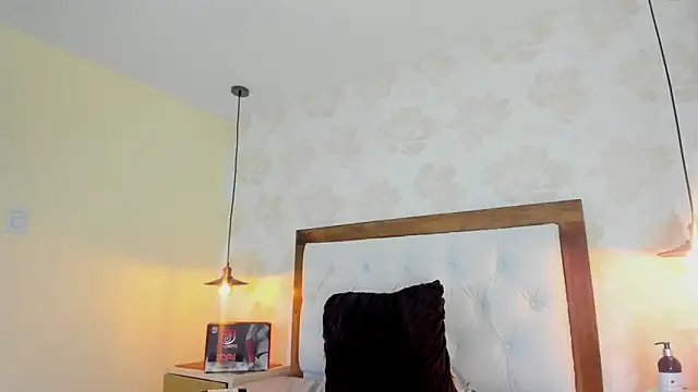 IRISCLARK1's Live XXX Chat