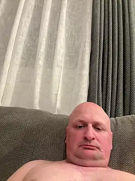 Show modela Attila120 na web-kameri