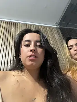 Antonella_Julieta webkamerás műsora