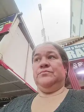 Chat +18 de CheekySnowQueen_69 ao vivo