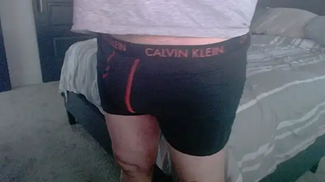 BlameItOnJunior: вебкам-шоу