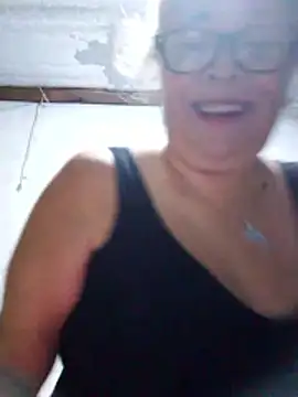 Chat XXX en directo de momismilf544