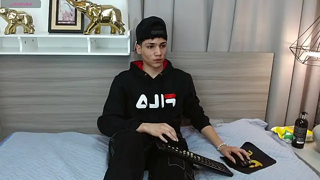 SamBlack_: онлайн-секс-чат