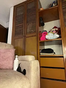 Sofhi_corolinne31 Adlı Modelin Canlı XXX Sohbeti