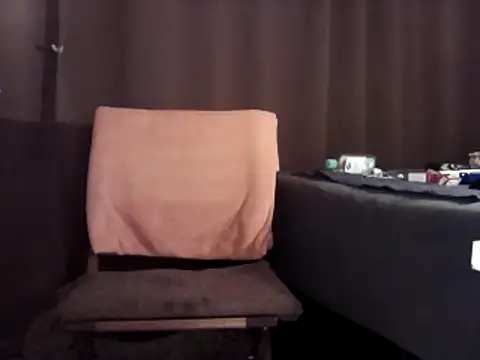 Dev-BiSklave: διαδικτυακό σόου στην κάμερα