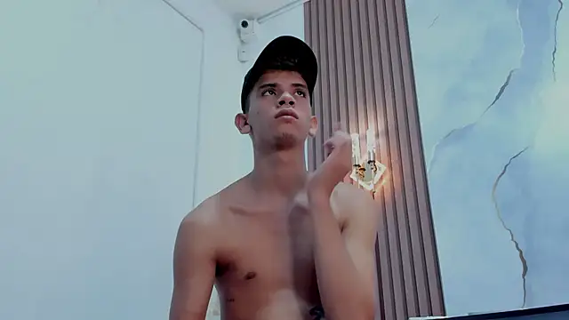 Chat +18 de Ethanhot_os ao vivo