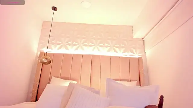 mystic_carito Adlı Modelin Canlı XXX Sohbeti