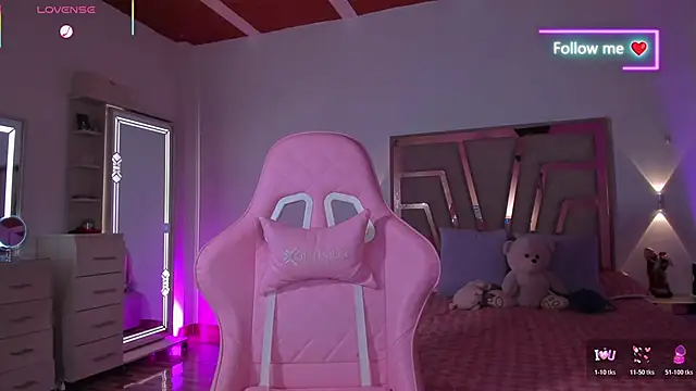 lunaarose élő XXX-chatje