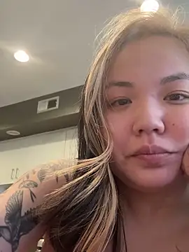 violet_lin Adlı Modelin Canlı XXX Sohbeti