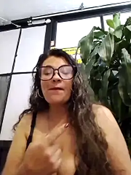 SKARLET_KOVA Adlı Modelin Canlı XXX Sohbeti