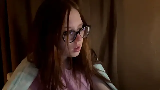 BellyupAlloy Adlı Modelin Canlı XXX Sohbeti