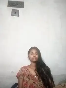 amishaah92 Adlı Modelin Canlı XXX Sohbeti