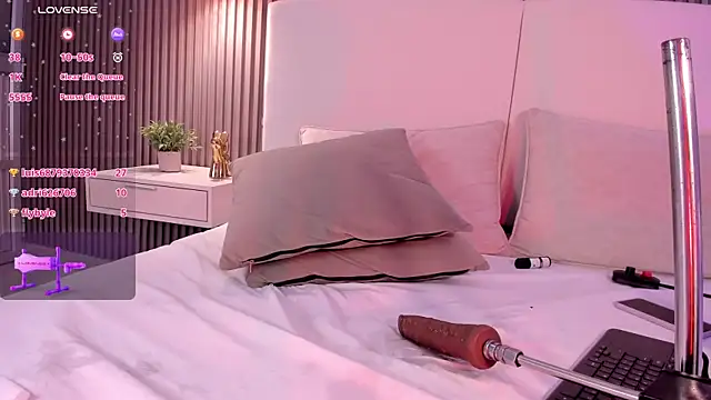 annie_clarkson's Live XXX Chat