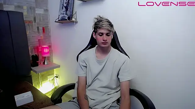 Онлайн чат XXX flaquito___