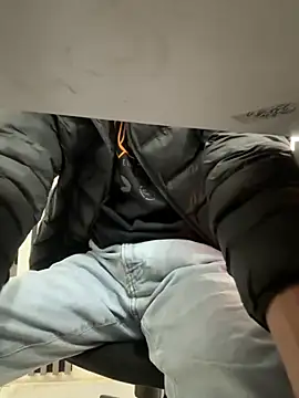 Show modela TavoHot_ na web-kameri