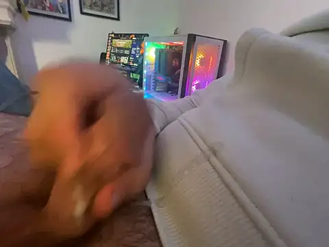 HardlyaBrigade webkamerás műsora