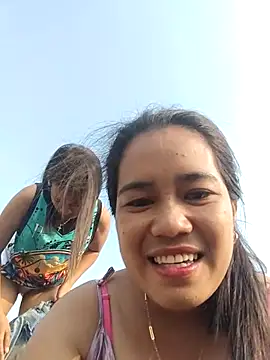 PINAYSQUIRTPUSSYHOLE 网络视讯表演