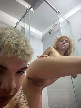 VelvetPassion: διαδικτυακό σόου στην κάμερα