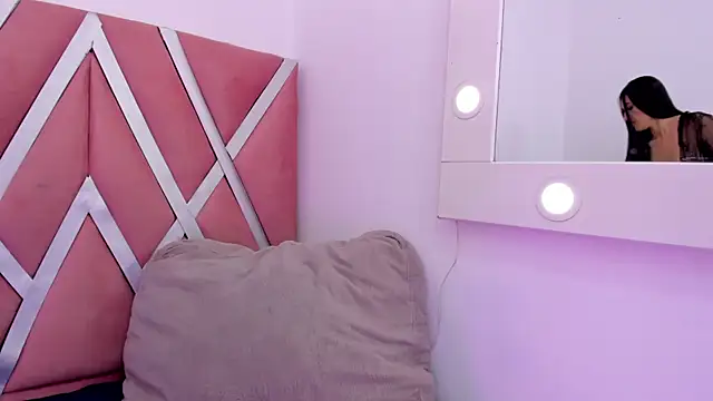 Helenn_monroy1's Live XXX Chat