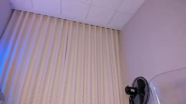 Maddyluxe élő XXX-chatje