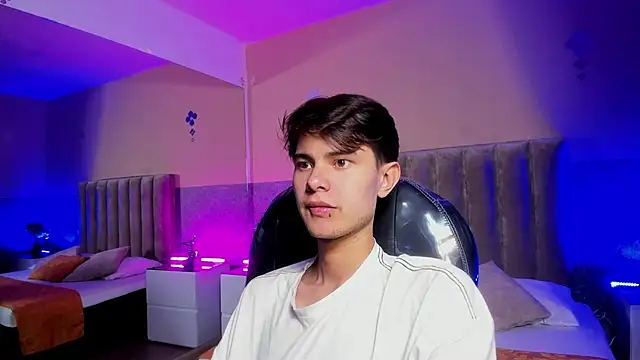 Derek_Sinn Adlı Modelin Web Kamerası Şovu