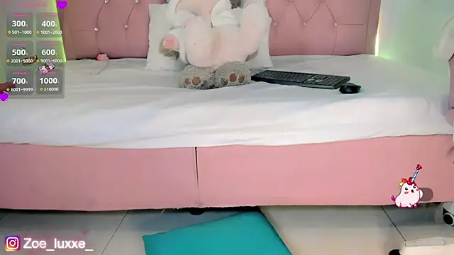 Chatroom XXX en direct de Zoe_Luxxe_