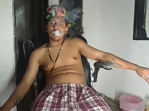 simonchacalxl Show in webcam