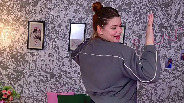 XXX chat uživo modela moneyforPeaches