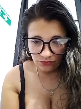 Chatroom XXX en direct de SKARLET_KOVA