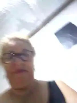 momismilf544's Live XXX Chat