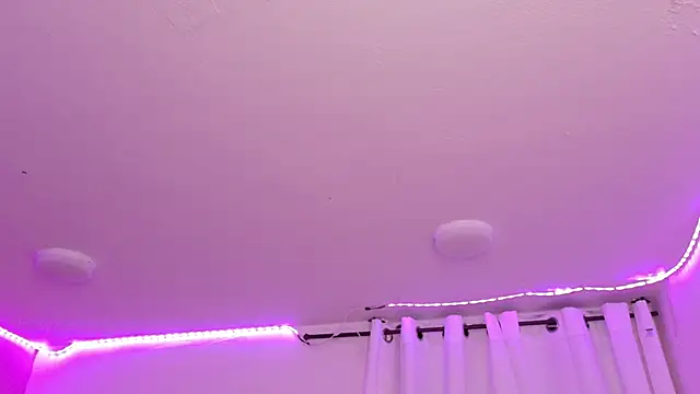 Chat +18 de Sachi_Meow ao vivo